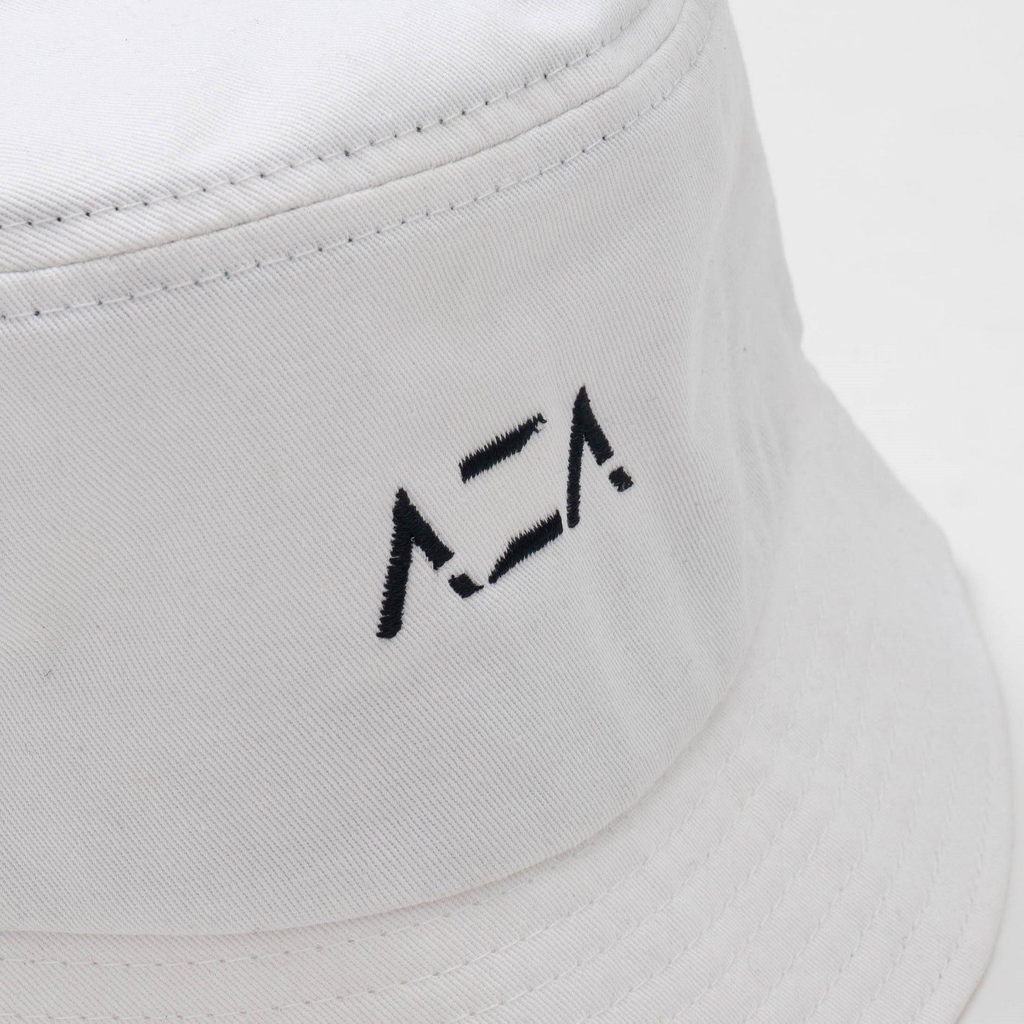 AZA Bucket Hat Simply Classic Edition - White