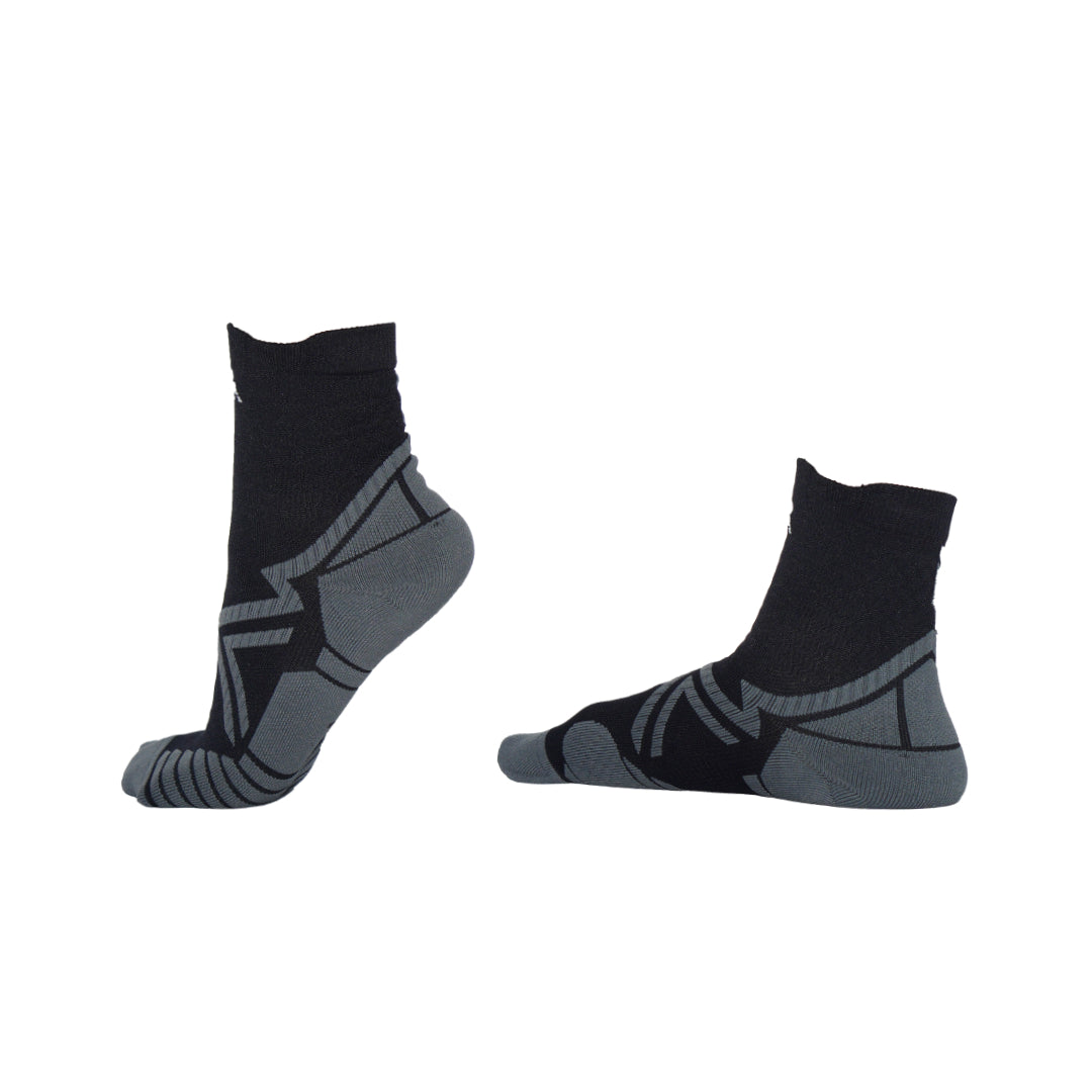 AZA Ignite II Quarter Socks - White Black