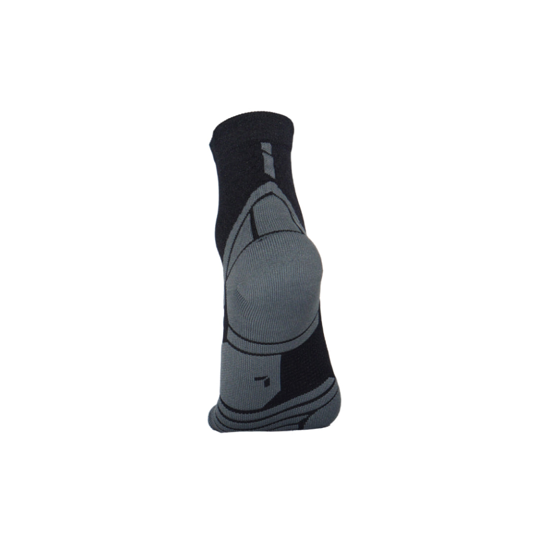 AZA Ignite II Quarter Socks - White Black